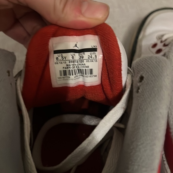 Jordan 3 Retro Fire Red (2013) size 6.5Y or woman 8 - Picture 3 of 3